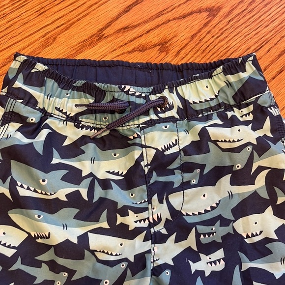 GAP Boy’s Shark Swim Shorts Size XS Regular - Picture 2 of 6